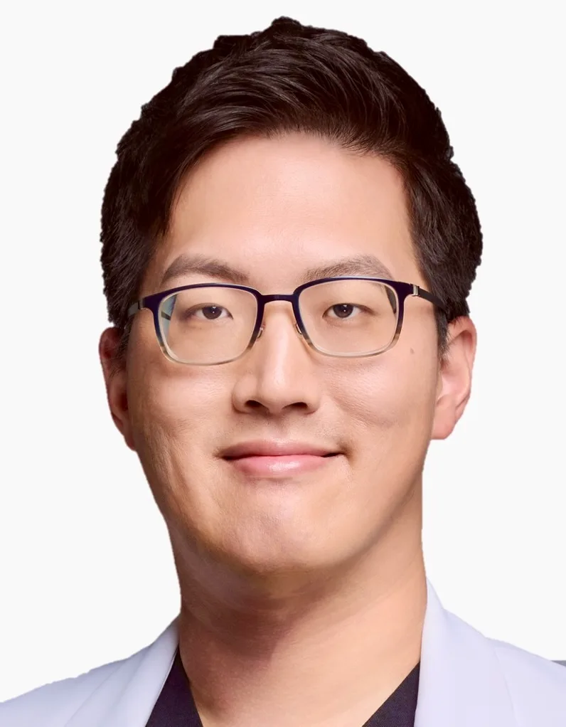普羅診所院長廖偉成醫師,復健科專科醫師,專長疼痛醫學與再生治療